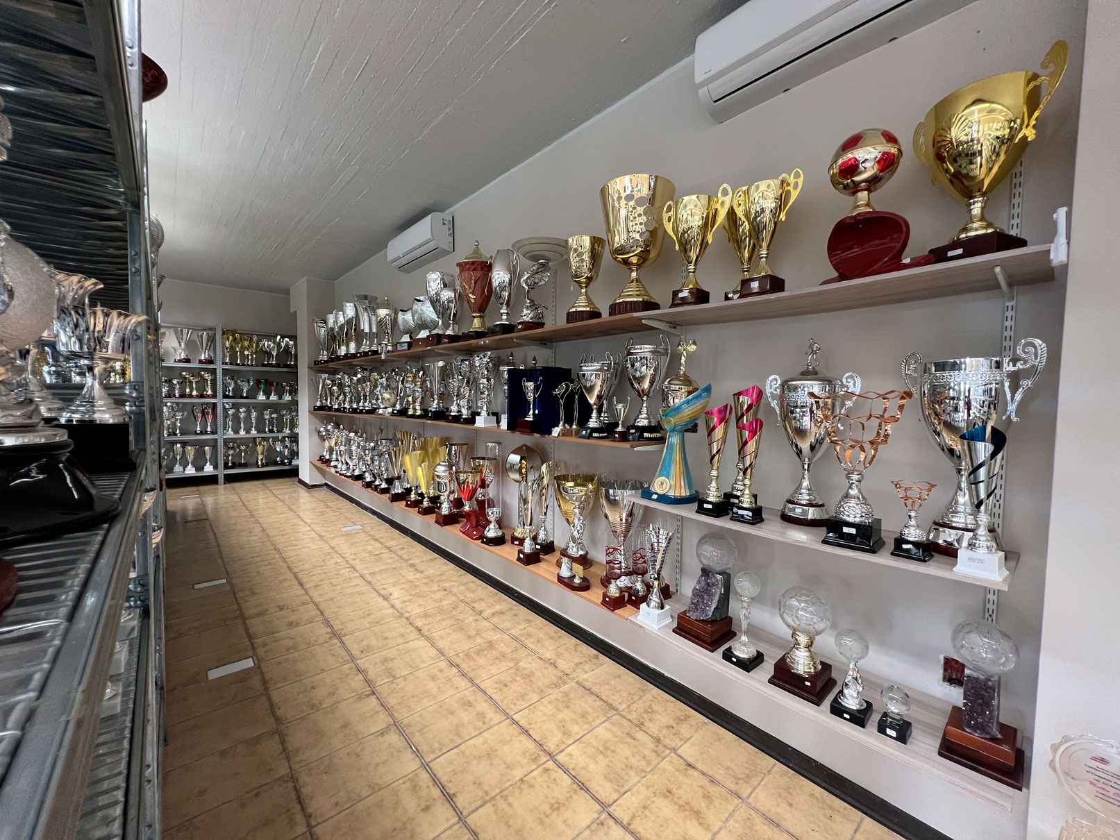 Negozio di coppe, trofei e medaglie a Nova Milanese